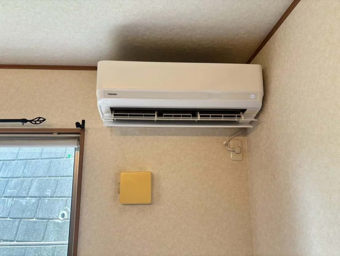 取替後の、新しいエアコンの室内機